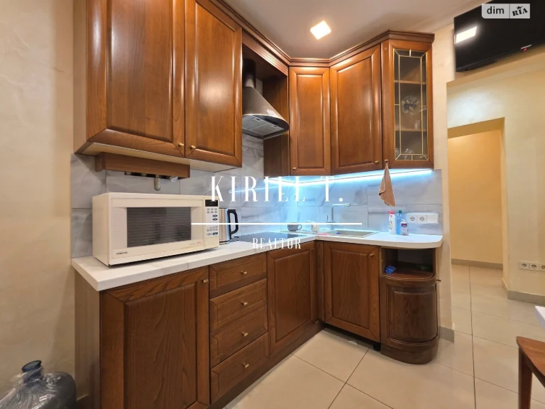 Here are a few options, depending on the specific context and desired emphasis:

**Option 1 (Most straightforward):**

Long-Term Rental, City Center Apartment

**Option 2 (More descriptive):**

Long-Term Rental: Apartment in the City Center

**Option 3 (Focus on availability):**

Apartment for Long-Term Rental in the City Center

**Option 4 (If emphasizing the location):**

City Center Apartment - Long-Term Rental

**Which option is best depends on where this phrase will be used.  For example, if it's a heading on a website, Option 1 or 4 might be best. If it's part of a longer description, Option 2 or 3 might be more appropriate.**