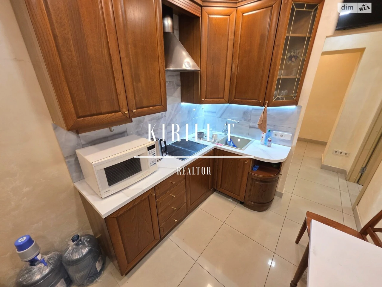 Here are a few options, depending on the specific context and desired emphasis:

**Option 1 (Most straightforward):**

Long-Term Rental, City Center Apartment

**Option 2 (More descriptive):**

Long-Term Rental: Apartment in the City Center

**Option 3 (Focus on availability):**

Apartment for Long-Term Rental in the City Center

**Option 4 (If emphasizing the location):**

City Center Apartment - Long-Term Rental

**Which option is best depends on where this phrase will be used.  For example, if it's a heading on a website, Option 1 or 4 might be best. If it's part of a longer description, Option 2 or 3 might be more appropriate.**