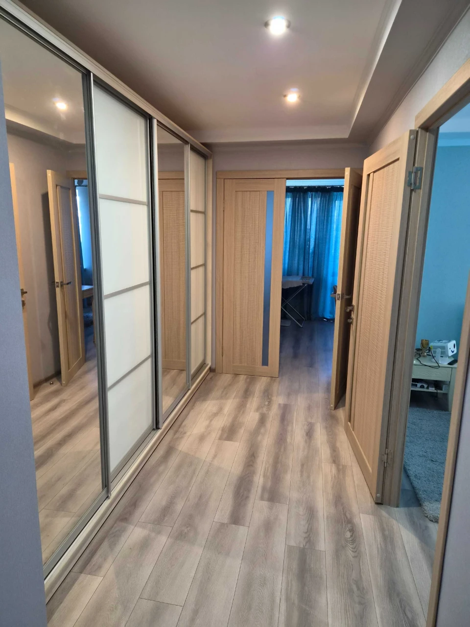 Продам 2-кімнатну квартиру в Запоріжжі, район Малого ринку