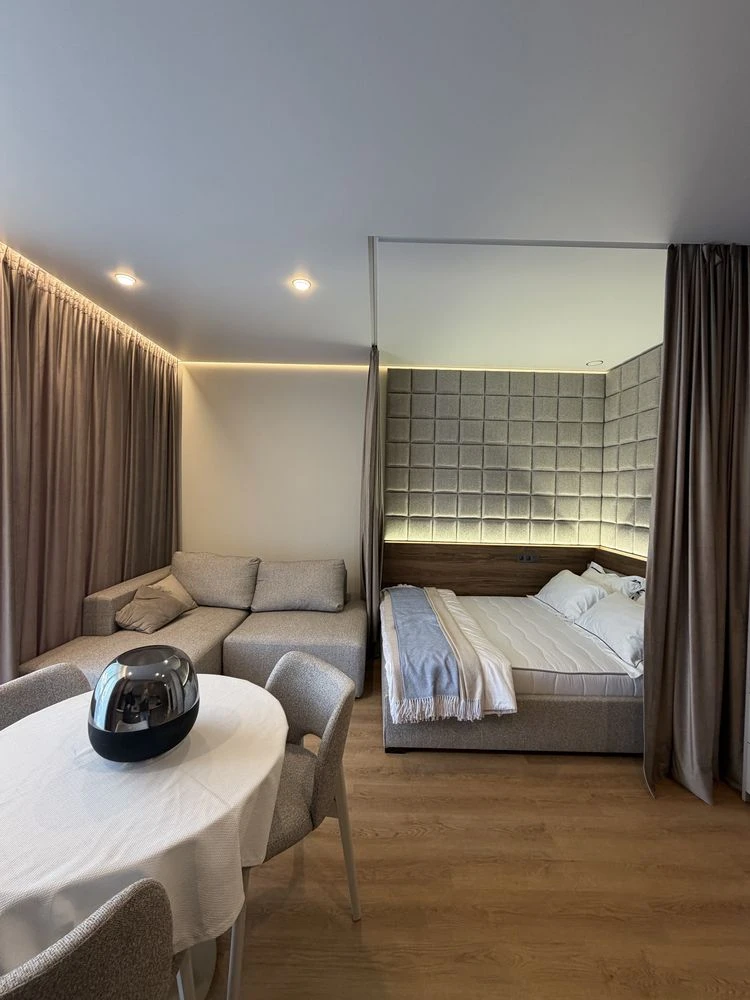 Sale of a studio apartment with renovation.