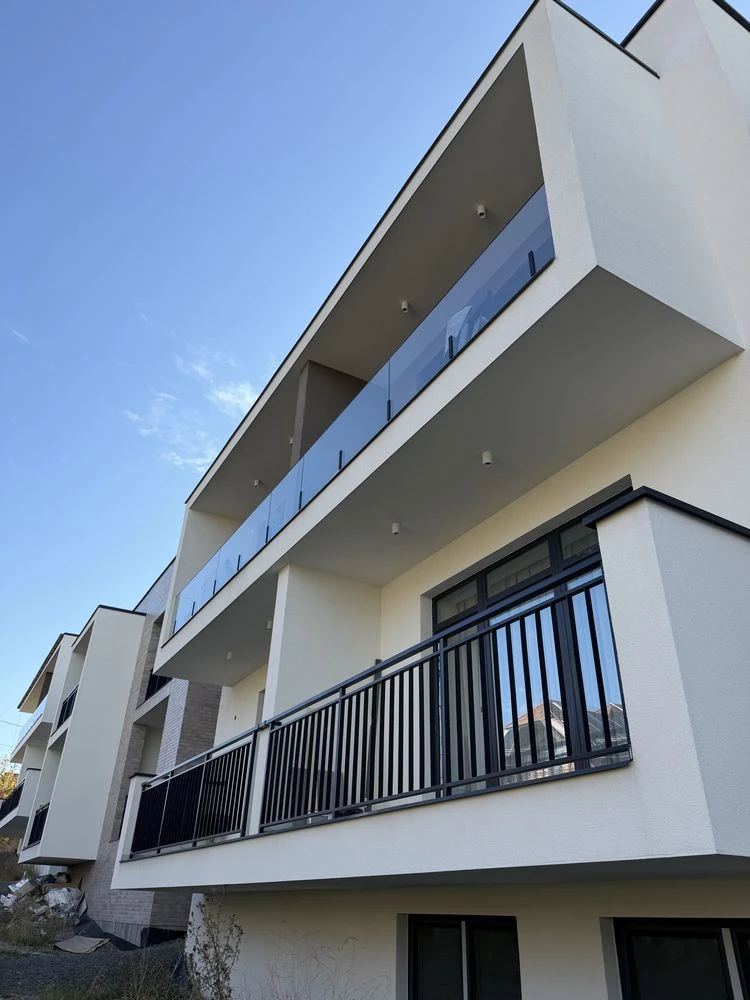 Sale of a studio apartment with renovation.