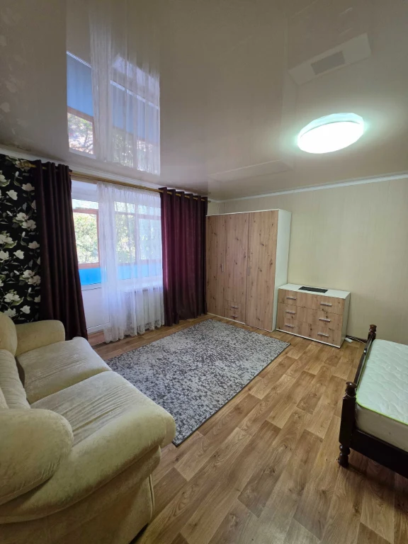 Sale of 1 room apartment, 3rd floor, 34 sq.m., 6 Slobidska (Komosmolskaya)