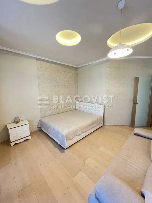 Apartment for sale Mikhnovskogo 14/16