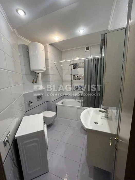 Apartment for sale Mikhnovskogo 14/16