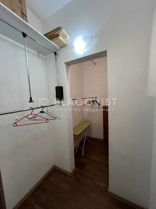 Apartment for sale Mikhnovskogo 14/16