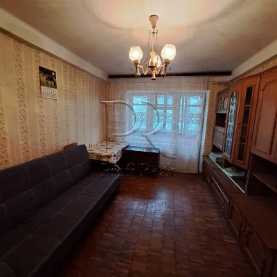 Продаж 2к квартири. Воскресенка. Микитенка 15.