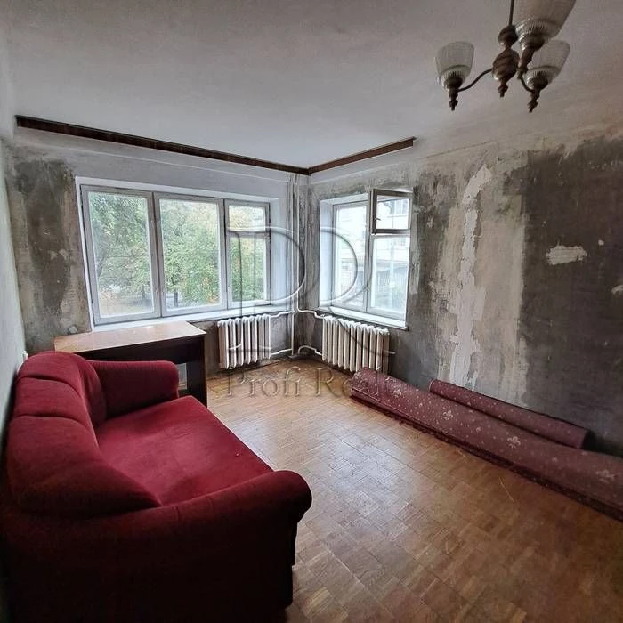 Продаж 2к квартири. Воскресенка. Микитенка 15.