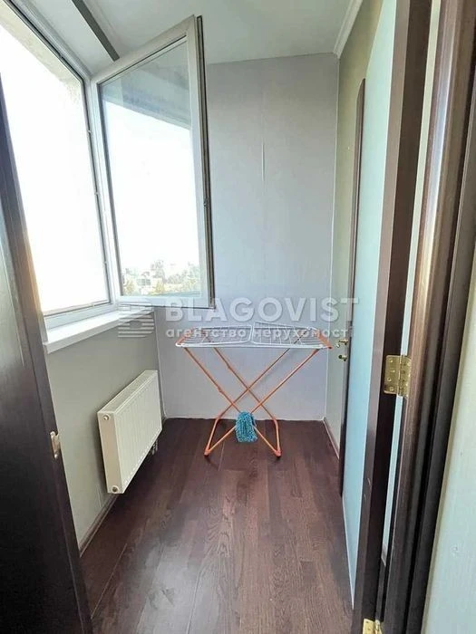 Apartment for sale Mikhnovskogo 14/16