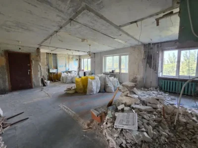 Продаж 3 кімнатної квартири 12 квартал, середній поверх