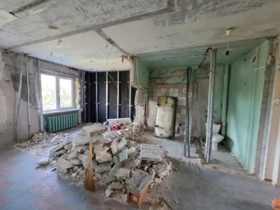 Продаж 3 кімнатної квартири 12 квартал, середній поверх