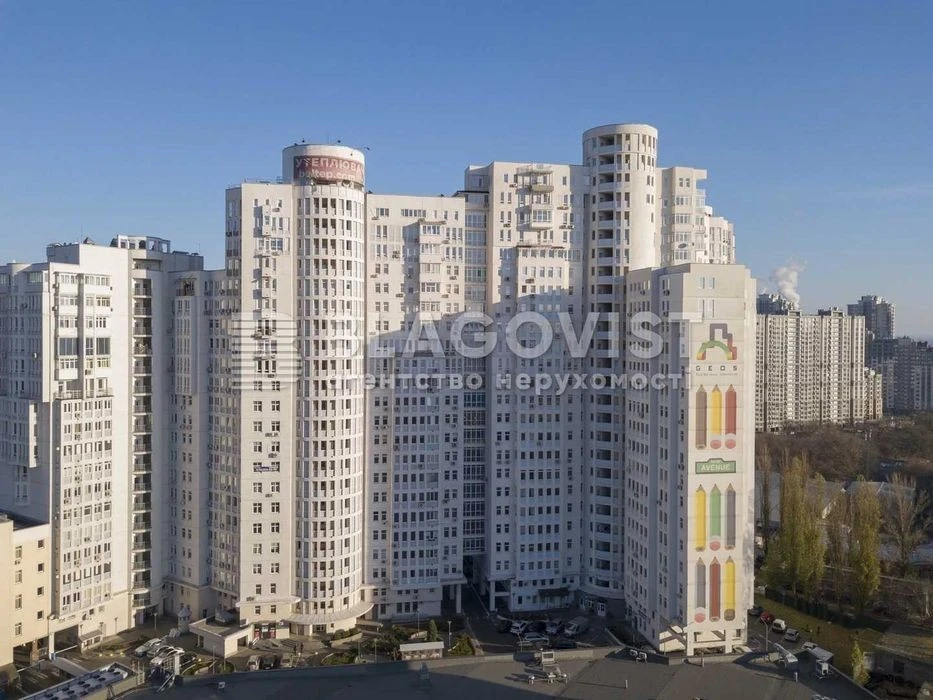 Apartment for sale Mikhnovskogo 14/16