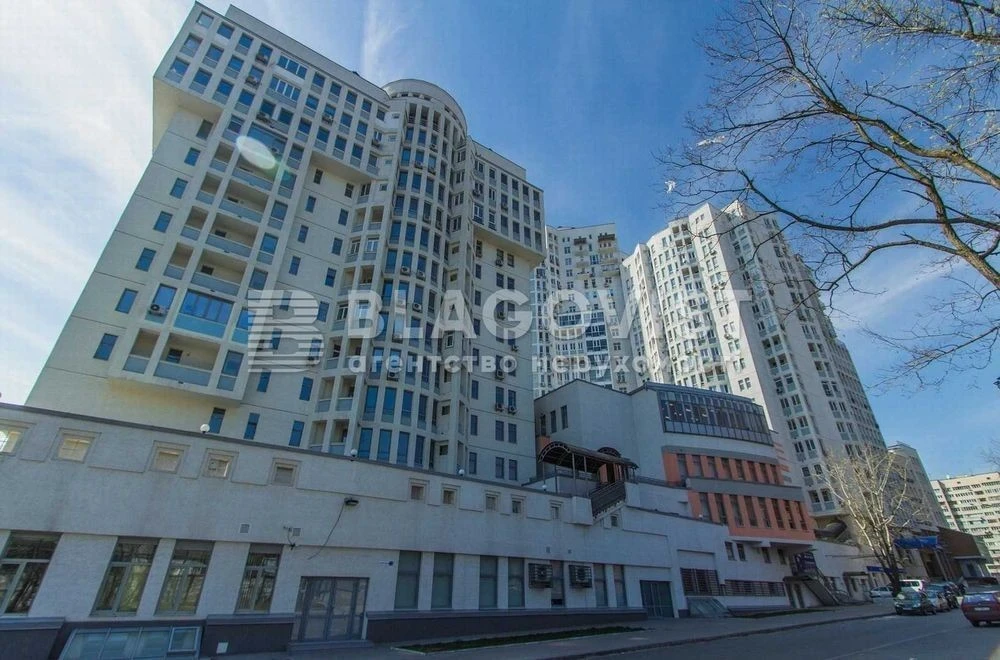 Apartment for sale Mikhnovskogo 14/16