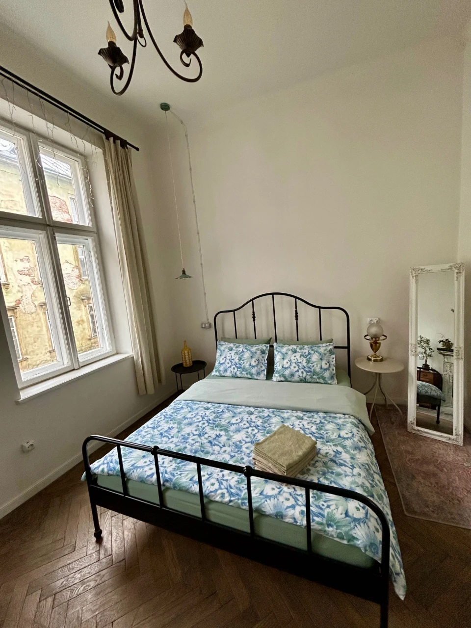 Однокімнатна квартира на Театральній