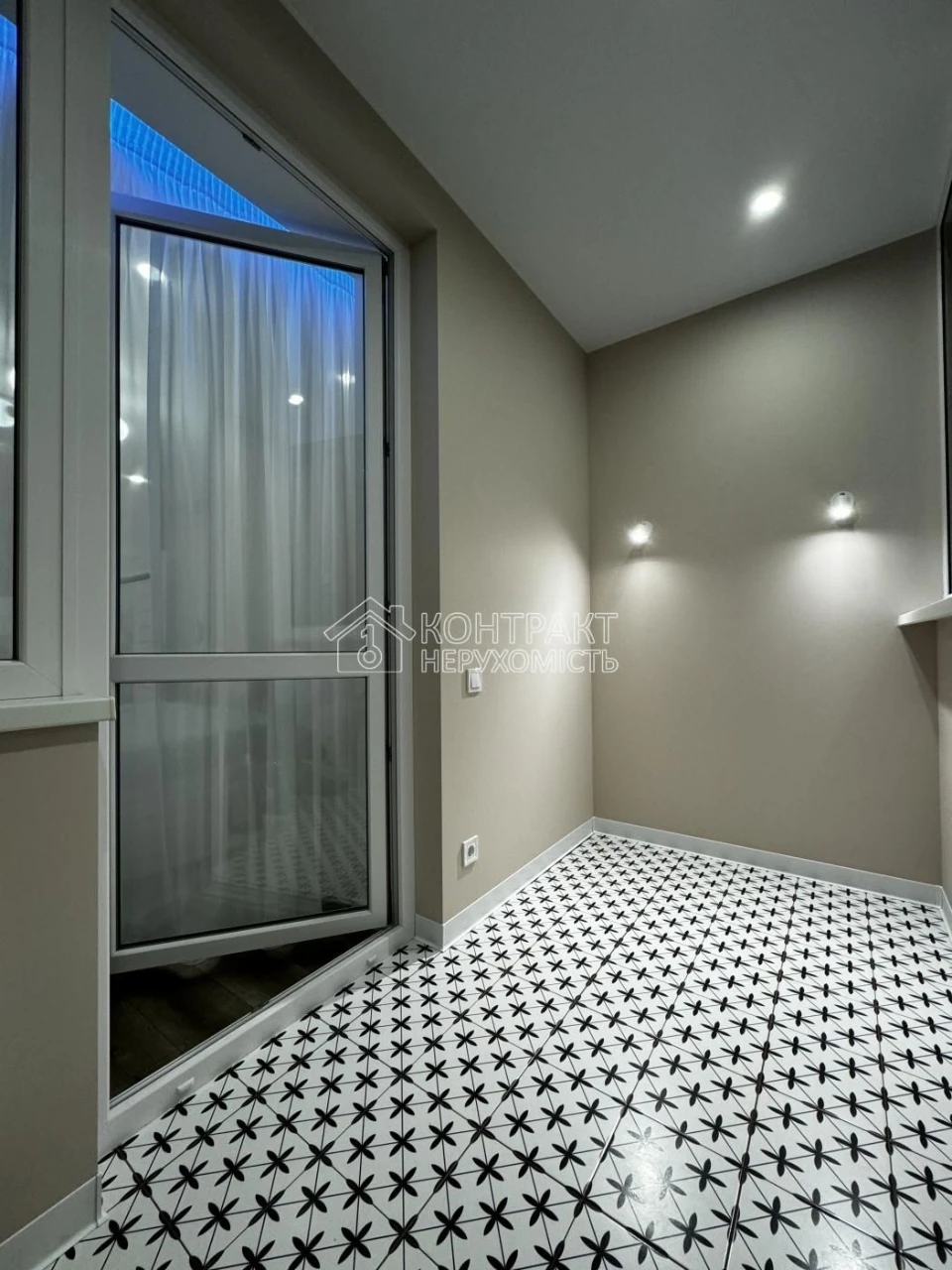 Продам  3 ком квартиру  ЖК Мира 2  ХТЗ