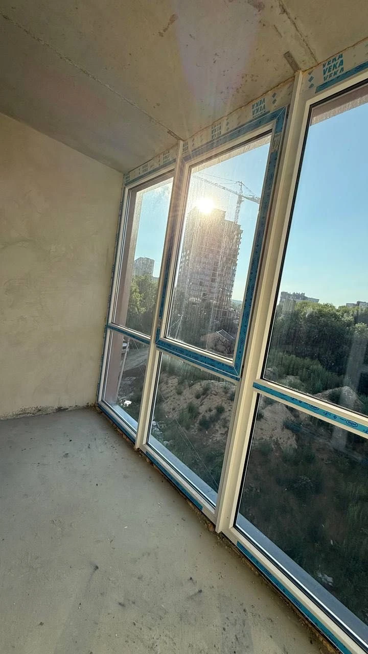 Продаж 2-к кв. 73 м Очеретяна, Карпатбуд. Здано. Шевченківсь