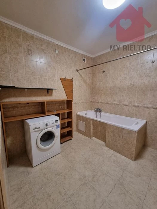 Продаж чотирикімнатної квартири по вул.Володимирська.