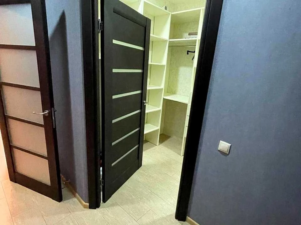 Квартира. Київ, Драгоманова вул.