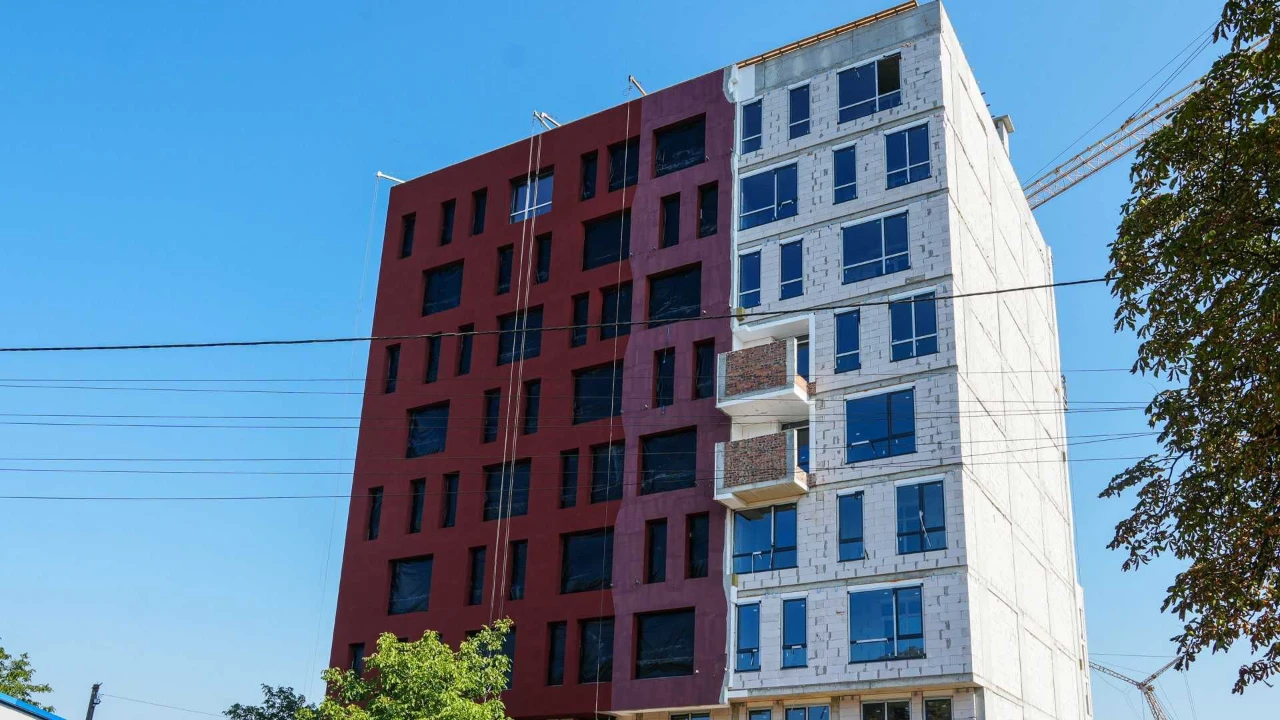 Простора 1-кімнатна квартира 52.66 м² з великою кухнею-вітал