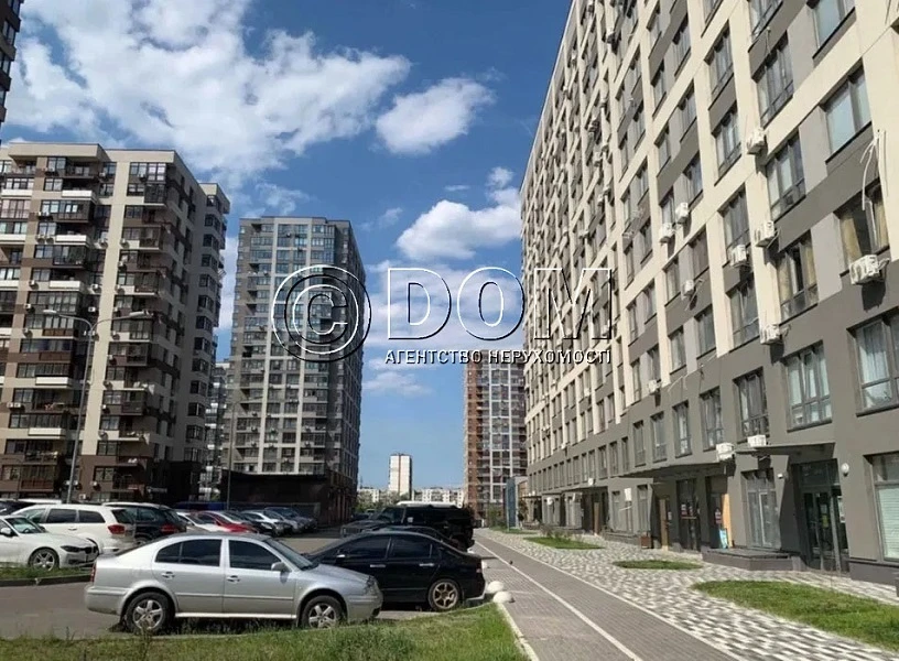Продажа 3-комнатной квартиры 87 м², Александра Олеся ул., 4А