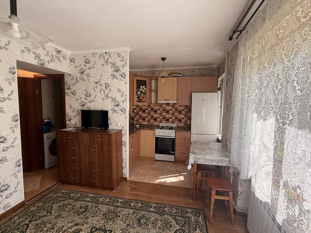 Продаж затишної 1 -кім. квартири на Лісовому масиві!