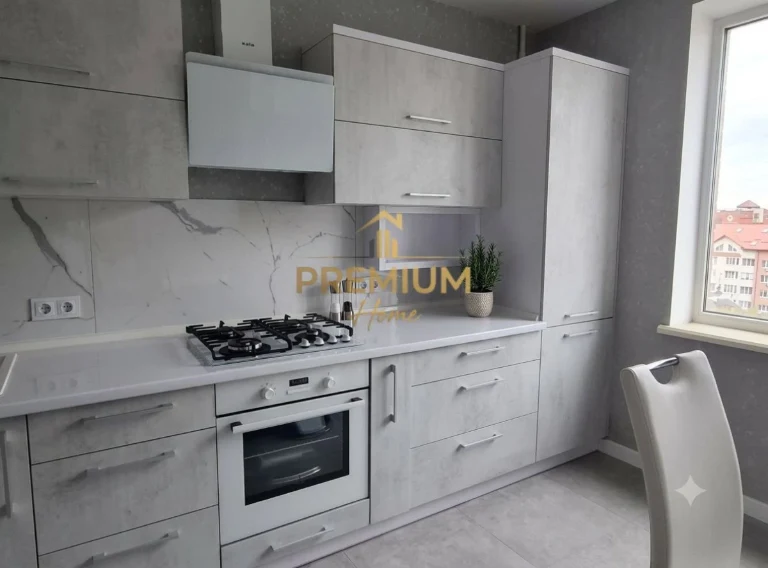 Продаж 2-кімн. квартири на Академіка Гнатюка, Новий Світ