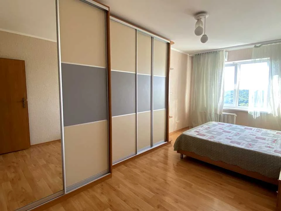 Apartment. Kyiv, Naukova Street.