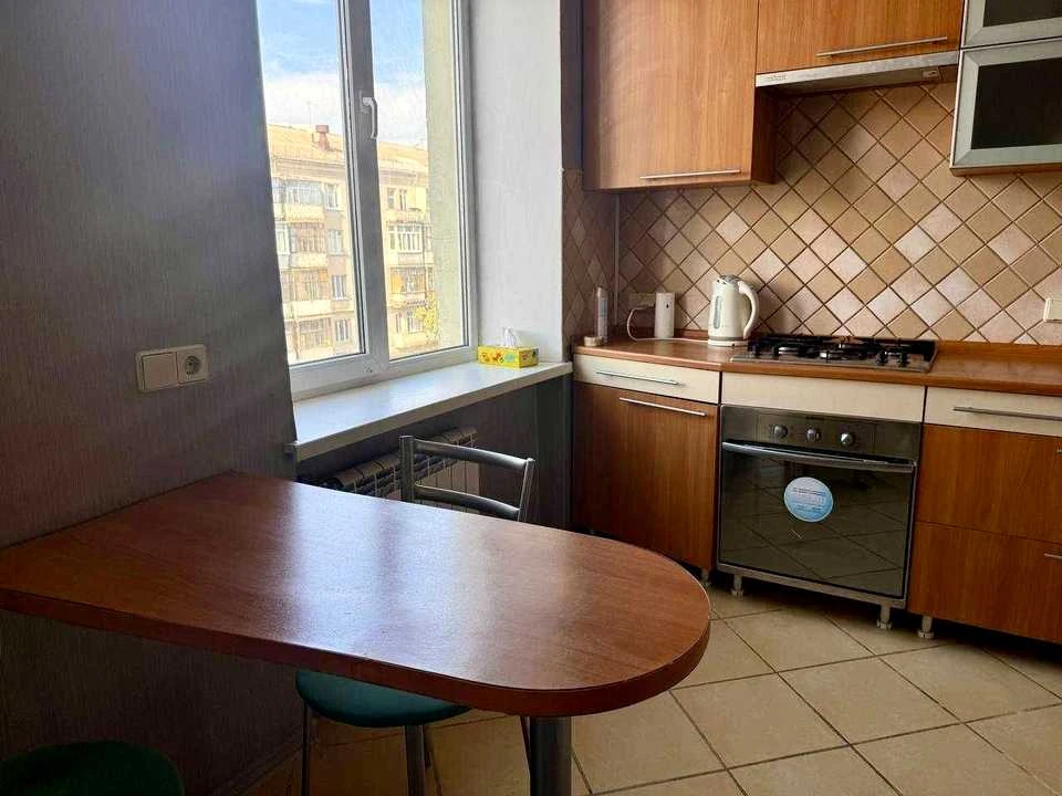 Квартира. Харків, Героїв Харкова просп.