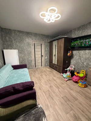 Продам 3 кімнатну квартиру в ЖК Пентагон на Бочарова. Цеглян