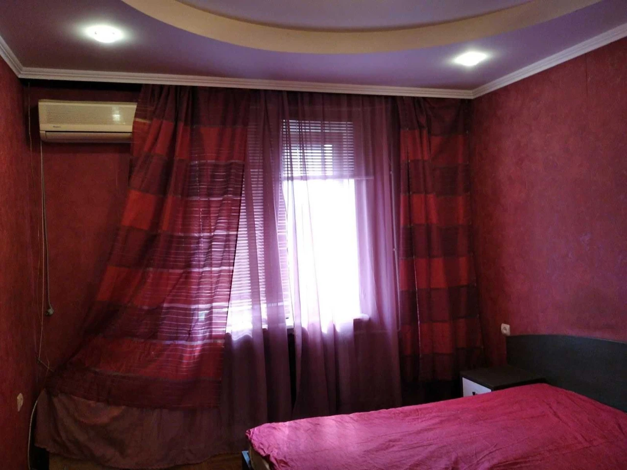 Продам 2 кімнатну квартиру в гарному стані на вул. Сахарова