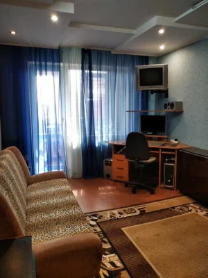 Продам 2 кімнатну квартиру в гарному стані на вул. Сахарова