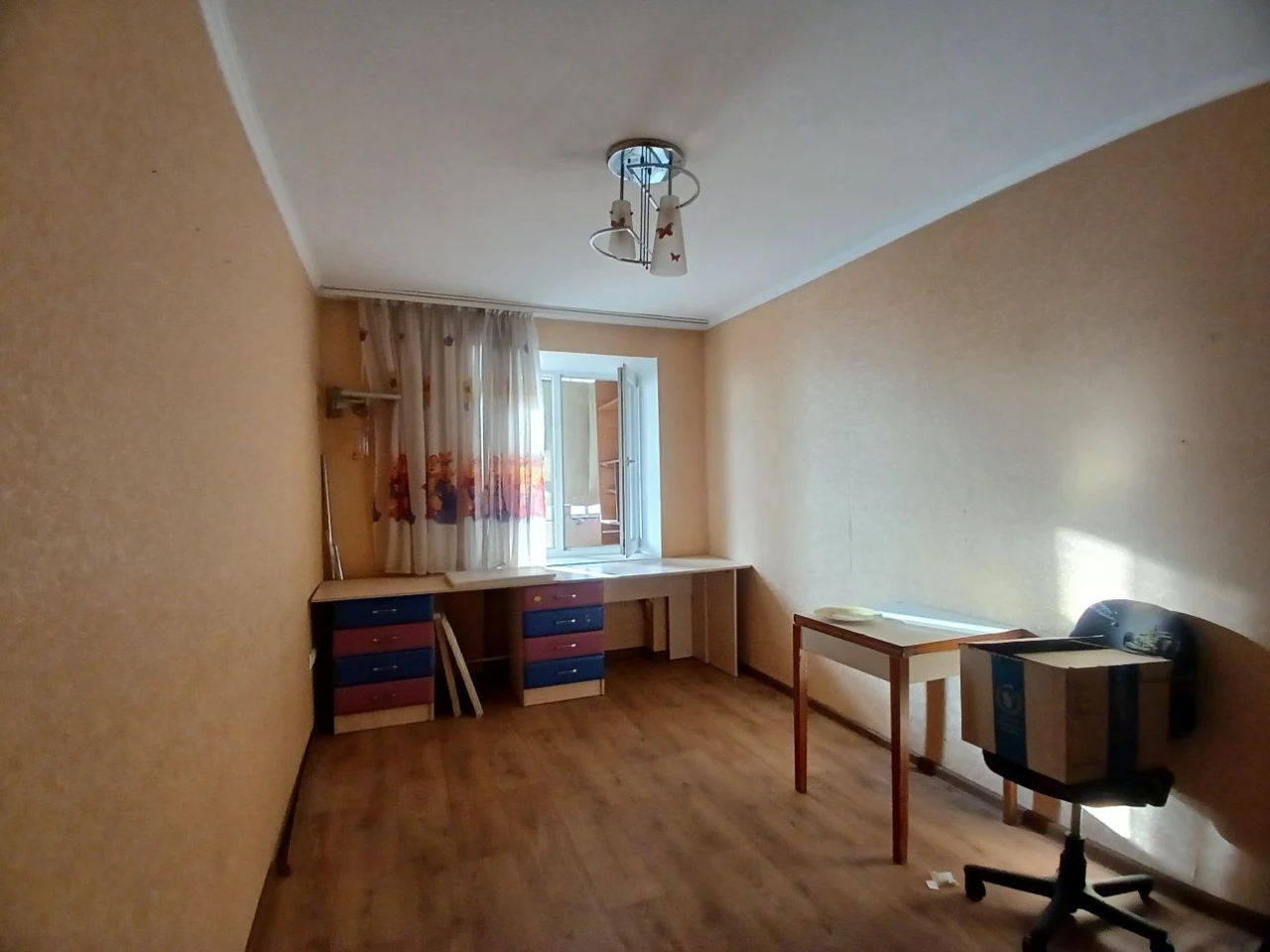 Продаю 2к/к  Кропивницкого  143а