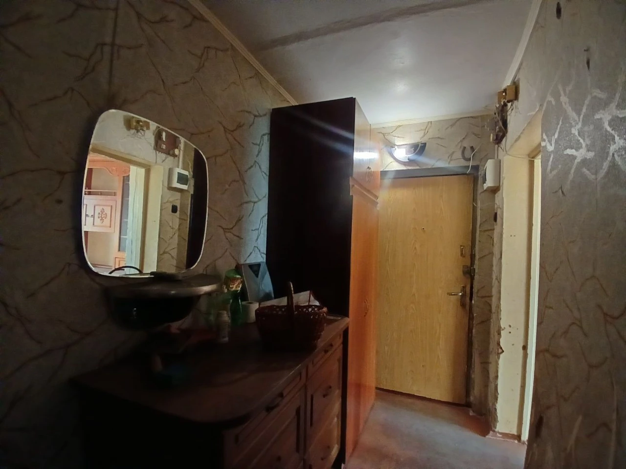 Продаю 2к/к  Кропивницкого  143а