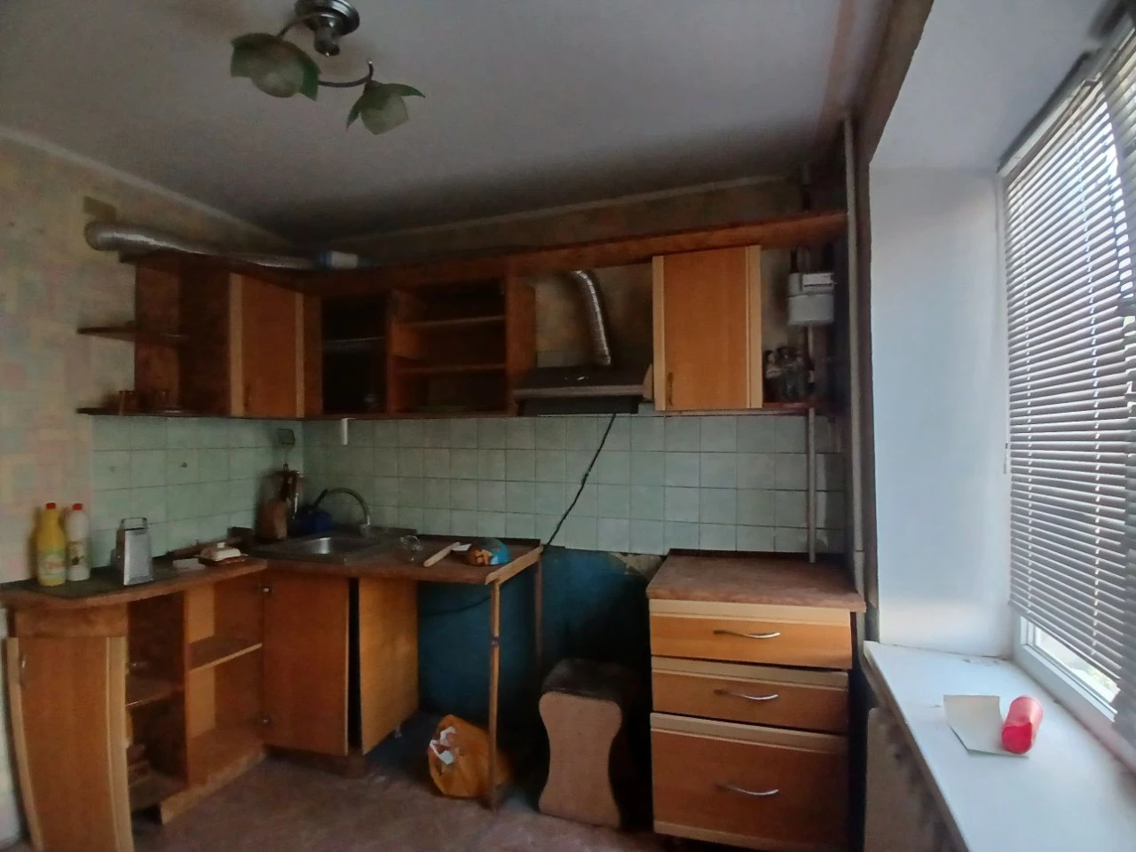 Продаю 2к/к  Кропивницкого  143а