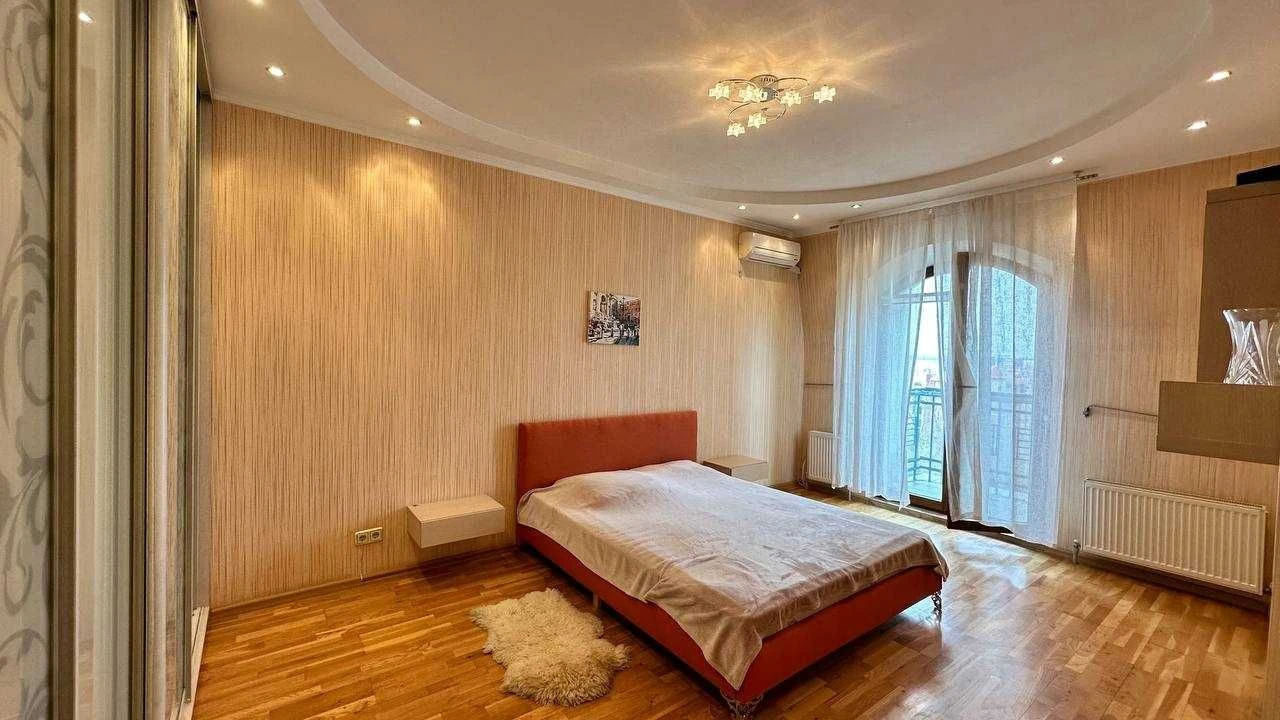 Продам 3 комнатную квартиру в центре города Одессы
