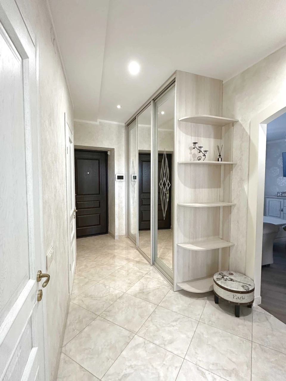 Продаж 3 кімнатної квартири 101 м² Майорівка Стешенка