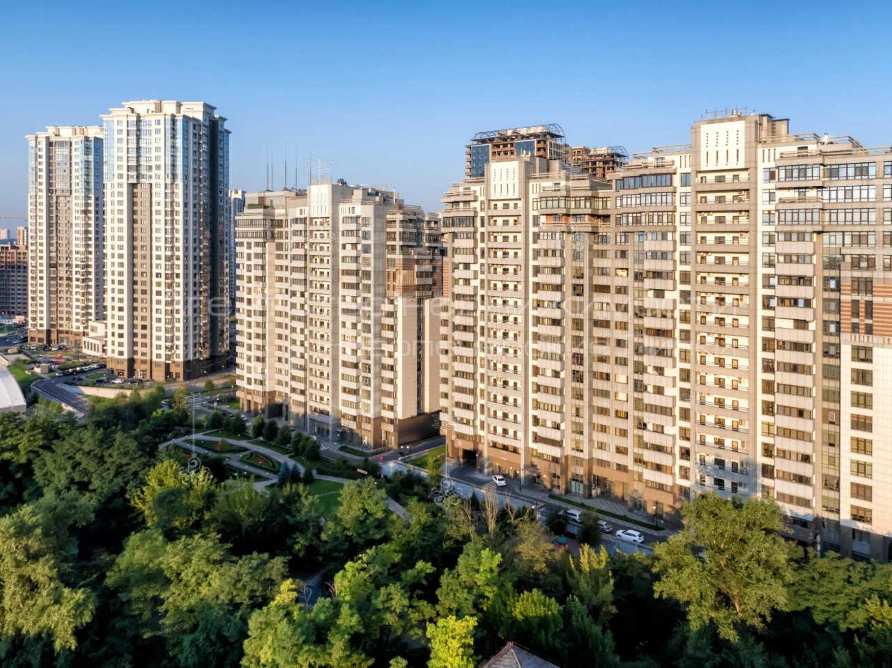 Продажа 1-кімнатної квартири 57.34м2 в ЖК «Новопечерські Лип