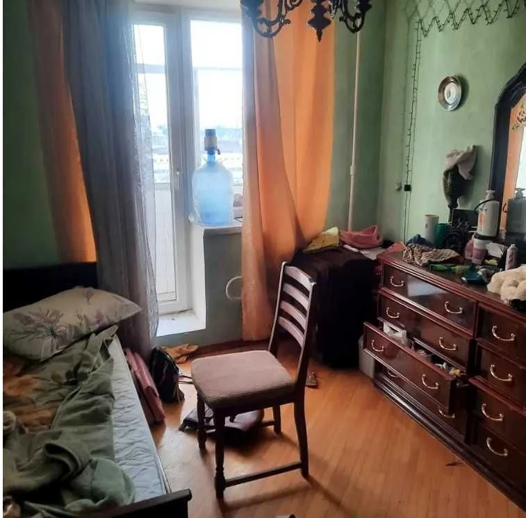Продам 3комн.квартиру метро Защитников Украины.Героев Харько