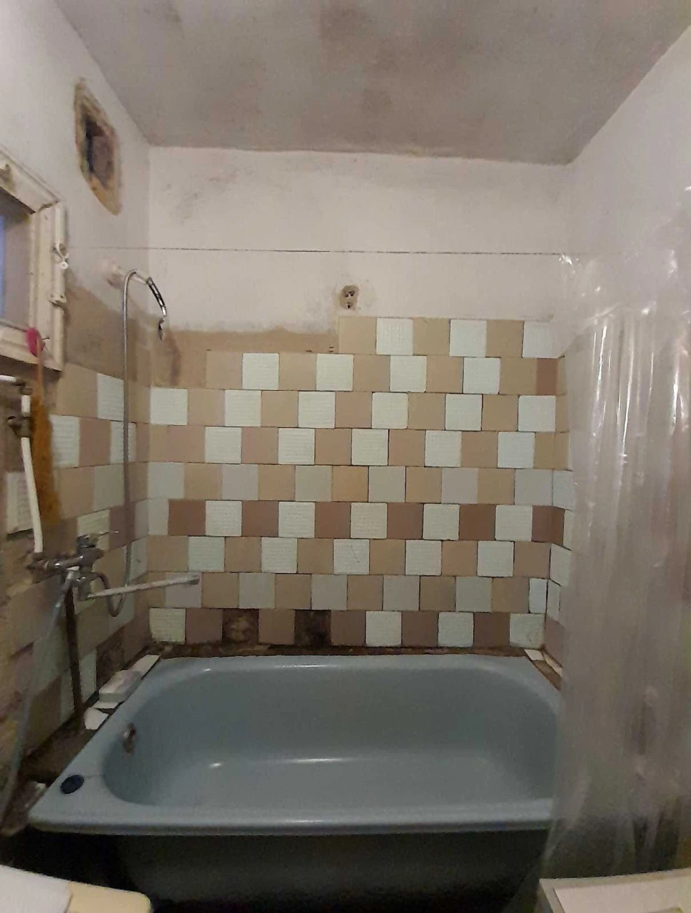 Продається трьохкімнатна кватира на Попова