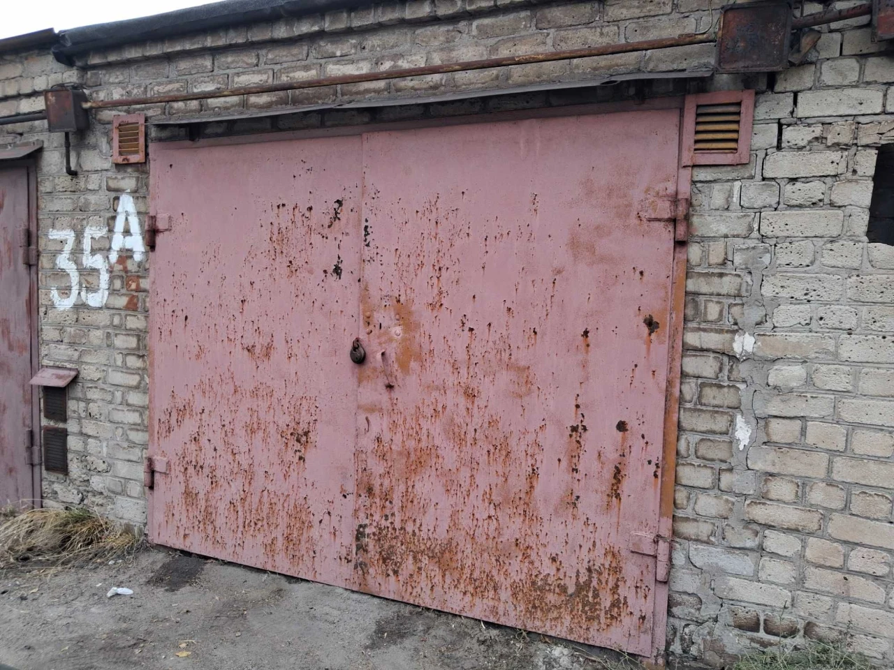 For Sale: Solid Garage (Chorna Hora)