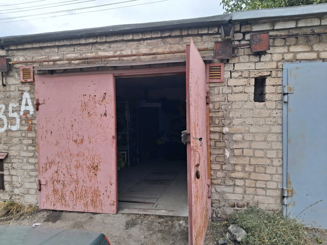 For Sale: Solid Garage (Chorna Hora)
