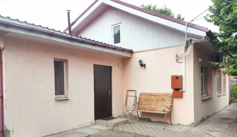 Sale of a house in the center with always light! Not an agent