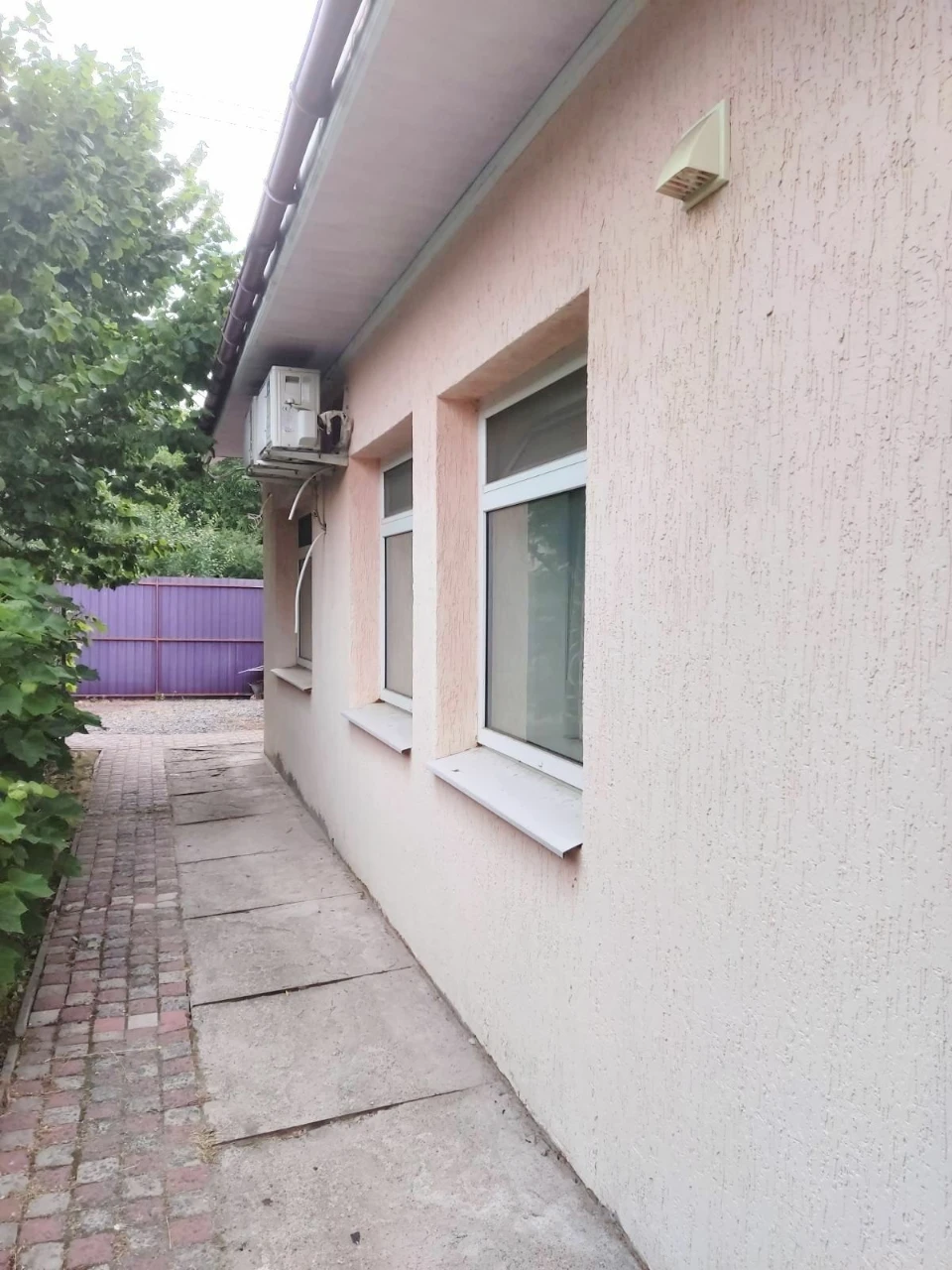 Продаж будинку у центрі під бізнес, завжди є світло!  Не аге