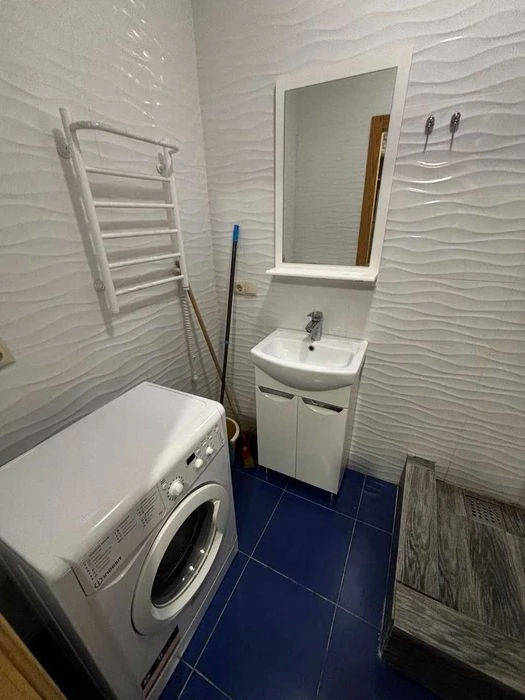 Renovated apartment 20 minutes from the center - Khadzhibeysky