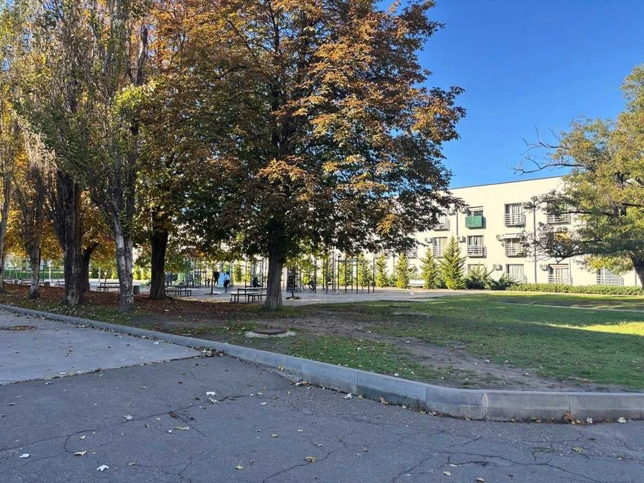 Renovated apartment 20 minutes from the center - Khadzhibeysky