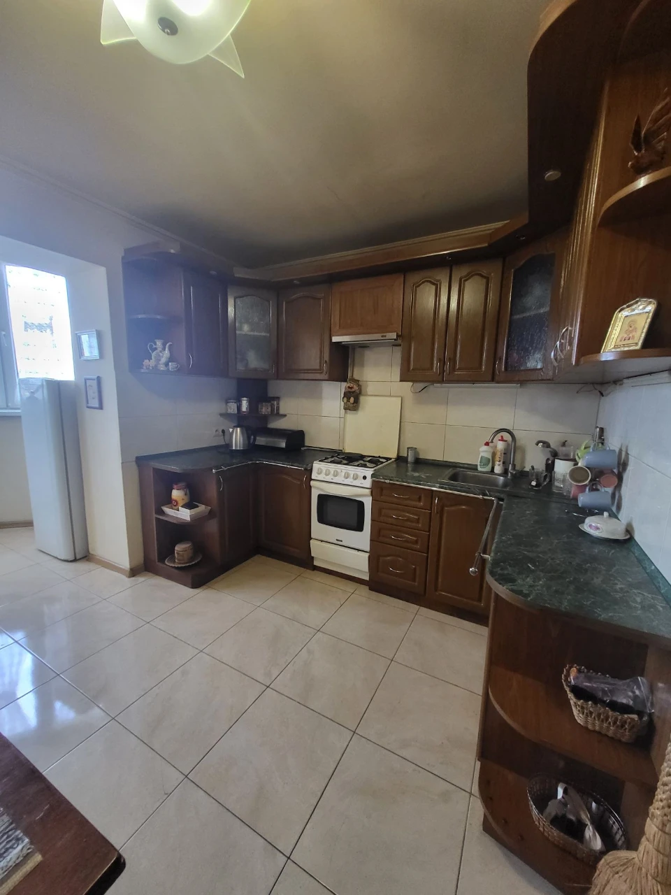 For Sale: 3-Bedroom Apartment on Levandivka, at Svity Lane