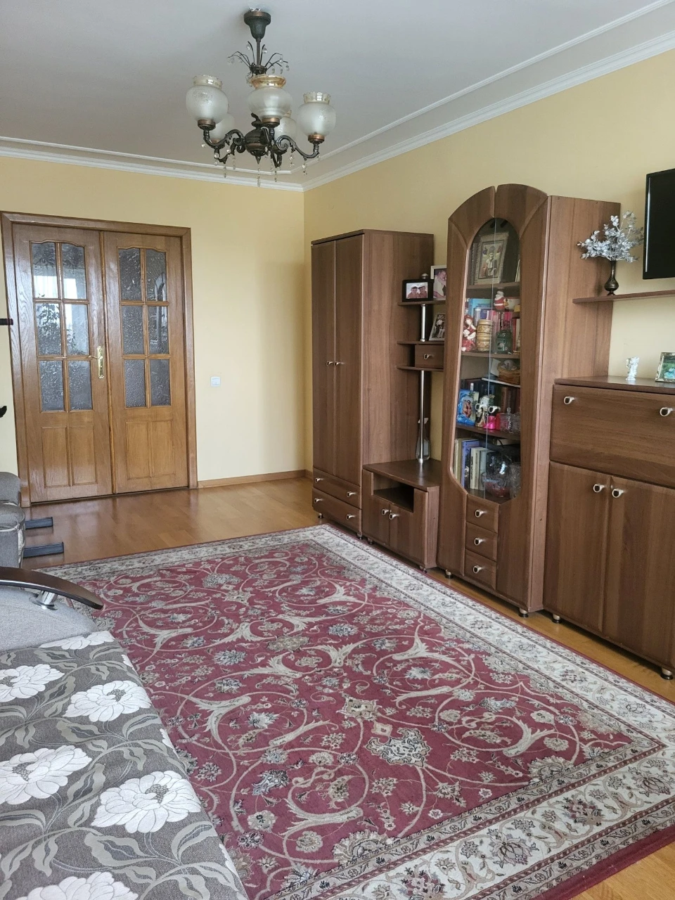For Sale: 3-Bedroom Apartment on Levandivka, at Svity Lane