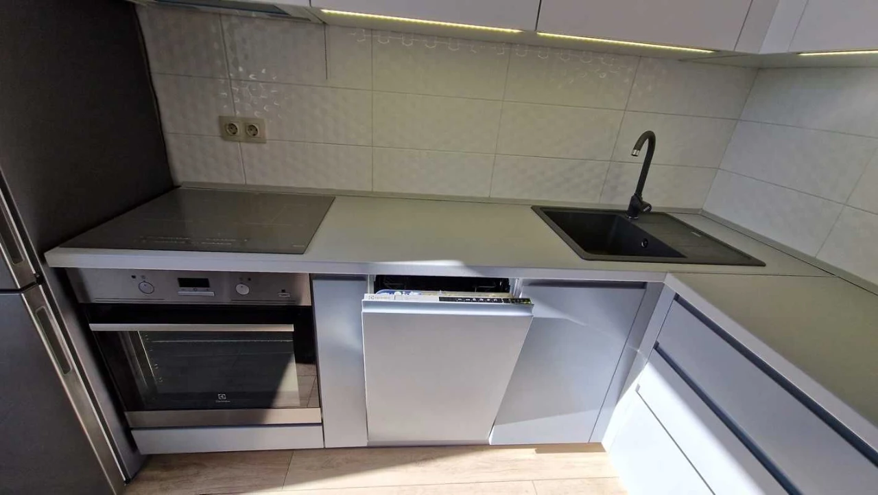 Продаж сучасної квартири на Позняках