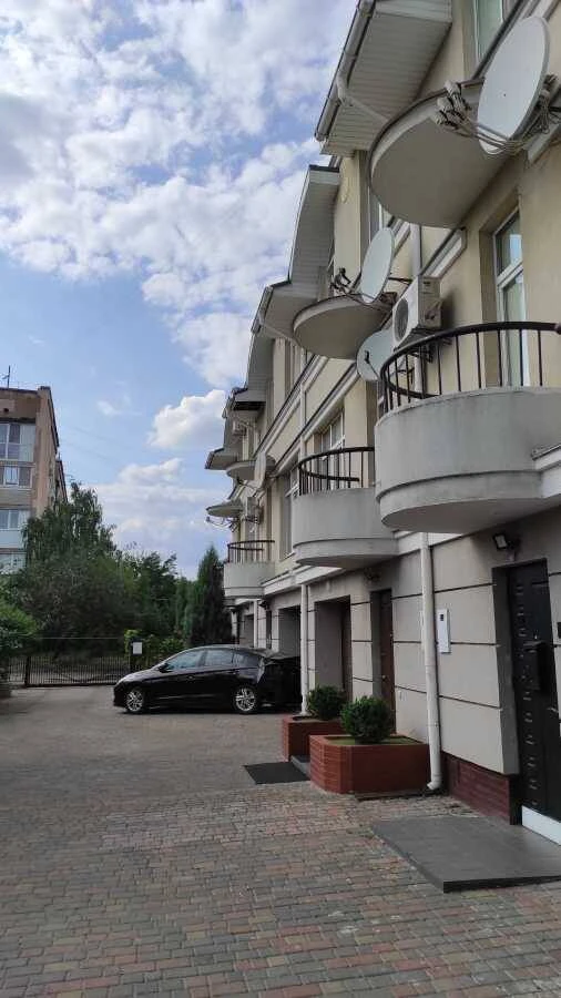 For Sale - 4-bedroom Townhouse, Kyiv, Darnytskyi, Petro Prokopovych Street