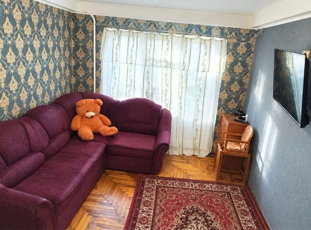 Sale of a 2-bedroom apartment on Dobrovolches'kyi batal'yioniv Street