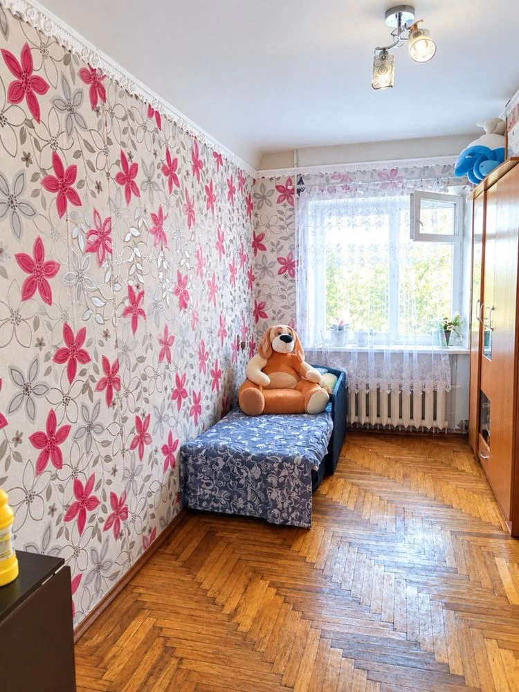Sale of a 2-bedroom apartment on Dobrovolches'kyi batal'yioniv Street
